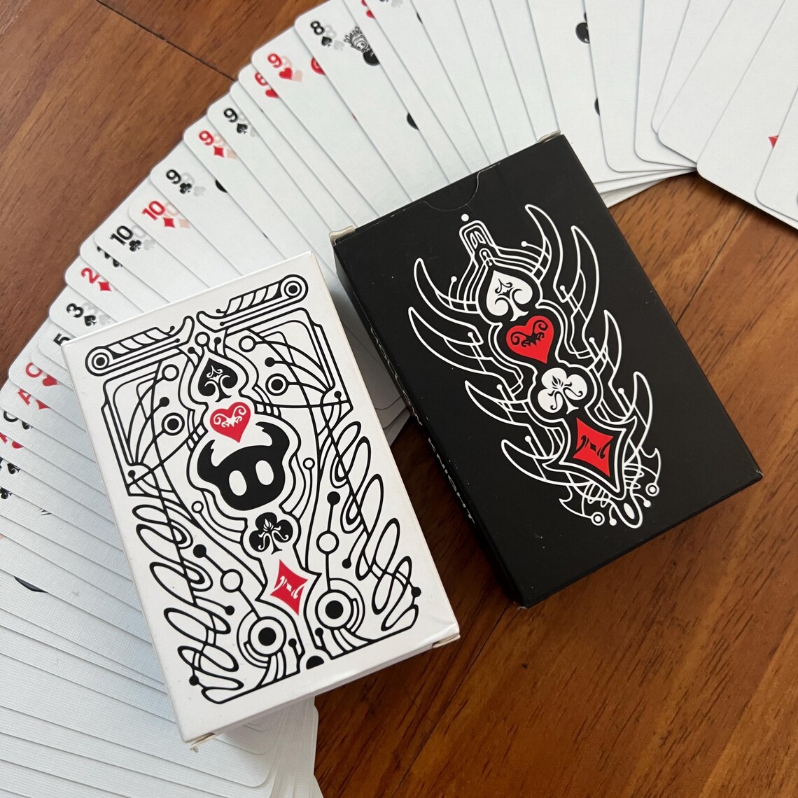 Hollow Knight Standard-Pokerka – Board Games Bewertung und Preis